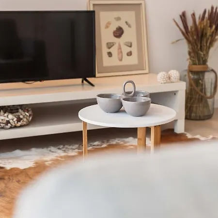 아파트 Luminous, Trendy Renovated Flat Right Around The Corner Of The Beach